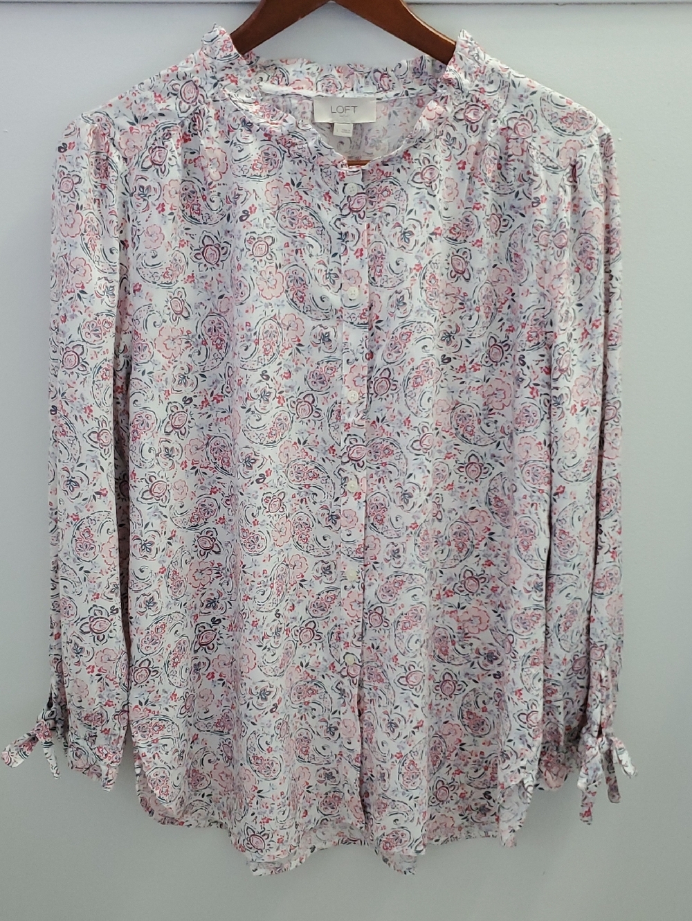 Loft Button Up Long Sleeve Ruffled Neck Top Size Large NWT Paisley & Floral